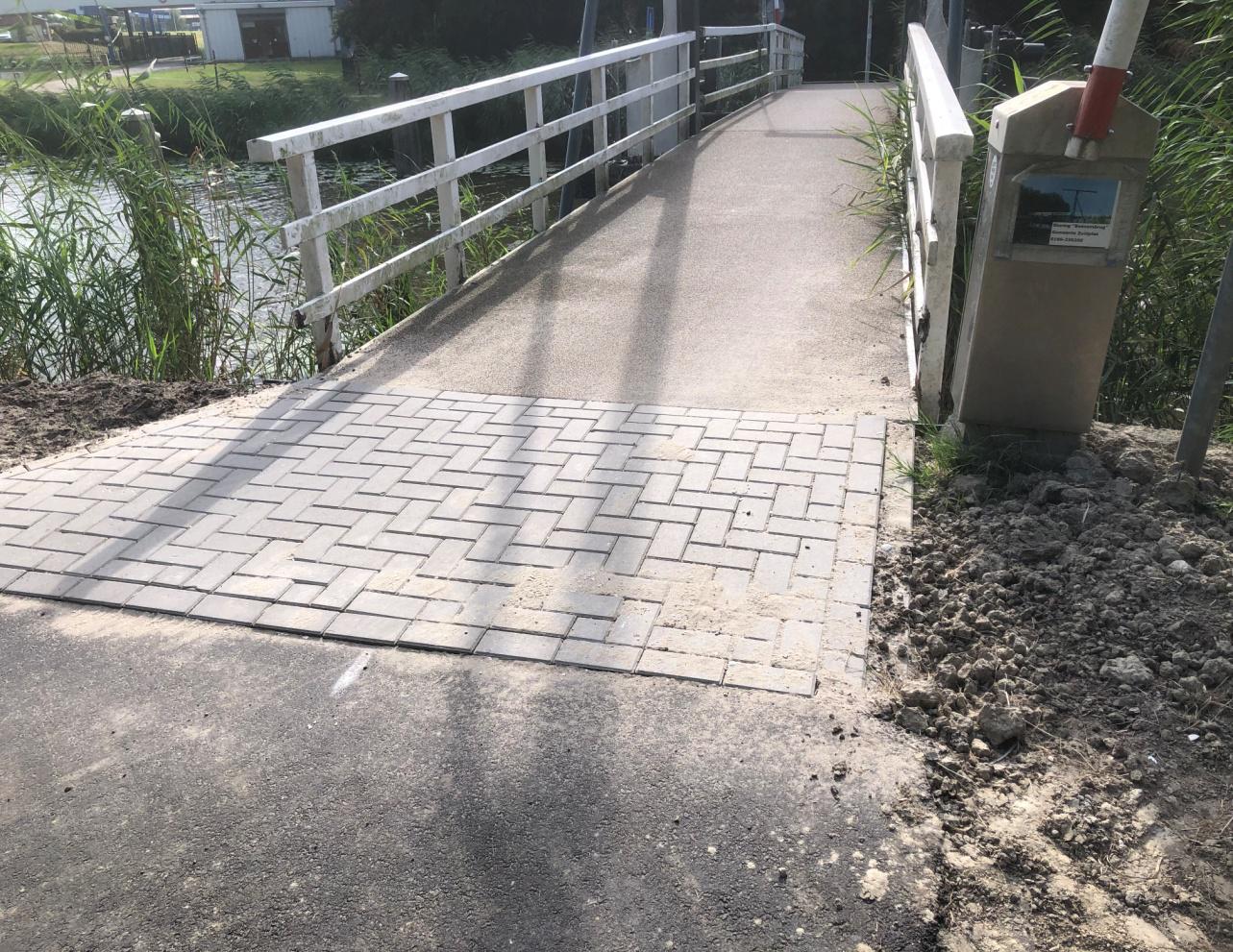 Fietsbrug zonder hekjes